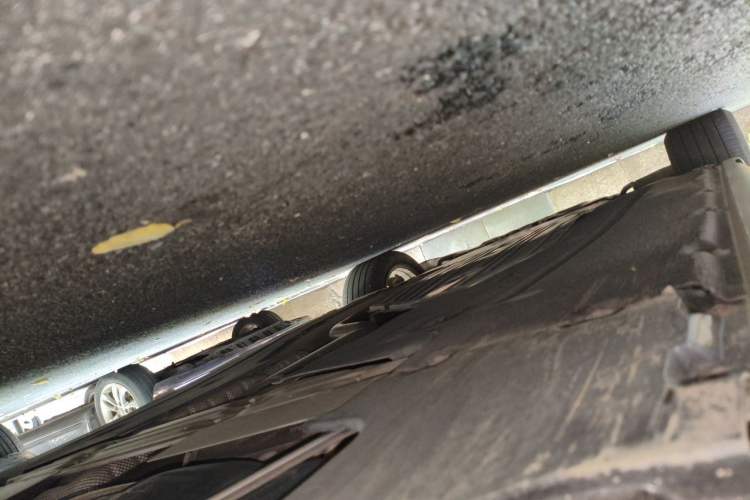 Used BMW 5 Series 2018 525Li M Sport Package Chassis Front Left