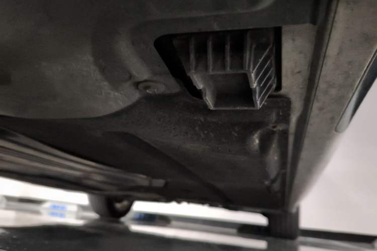 Used BMW 5 Series 2018 525Li M Sport Package Chassis Front Left