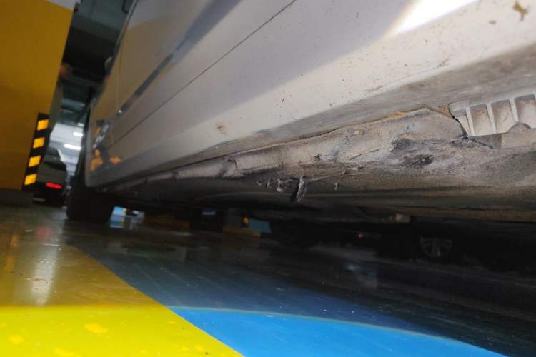Used BMW 5 Series 2018 528Li Launch Special Edition Chassis Front Right