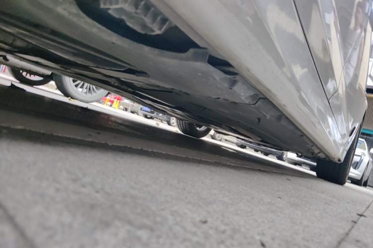Used BMW 5 Series 2018 525Li Luxury Package Chassis Rear Right