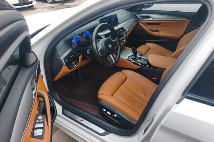 Used BMW 5 Series 2018 Restyled 530Li Luxury Edition M Sport Package Driver Seat