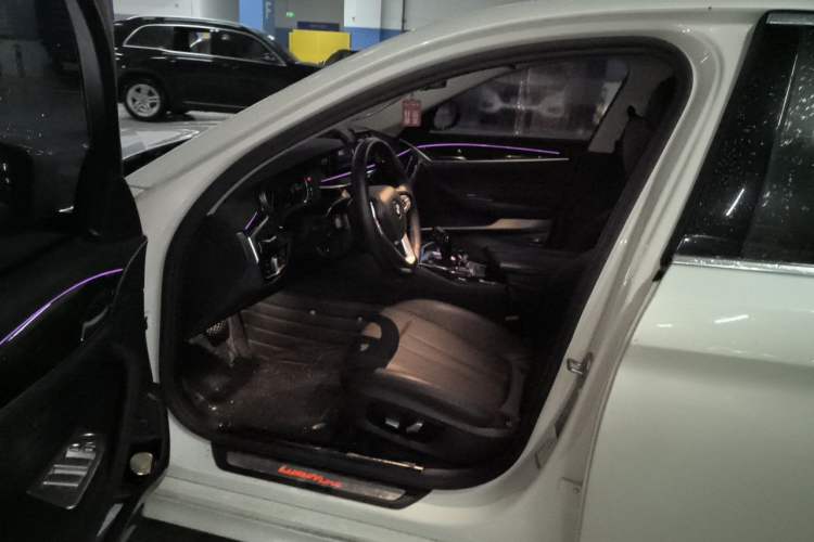 Used BMW 5 Series 2018 525Li Luxury Package Driver Seat