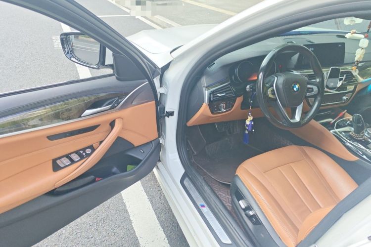 Used BMW 5 Series 2018 Restyled 530Li Leading Edition M Sport Package Driver Seat