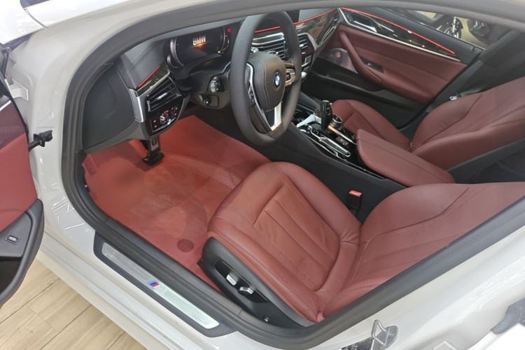 Used BMW 5 Series 2018 Restyled 530Li Leading Edition M Sport Package Driver Seat