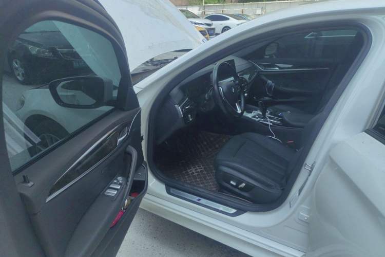 Used BMW 5 Series 2018 525Li M Sport Package Driver Seat