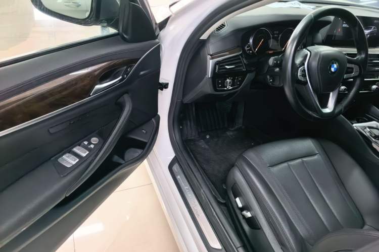 Used BMW 5 Series 2018 525Li Luxury Package Driver Seat