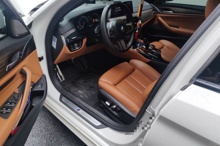 Used BMW 5 Series 2018 530i M Sport Package Driver Seat