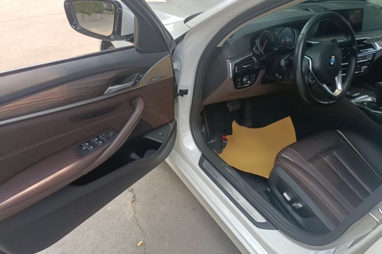 Used BMW 5 Series 2018 530Li Leading Edition Luxury Package Driver Seat