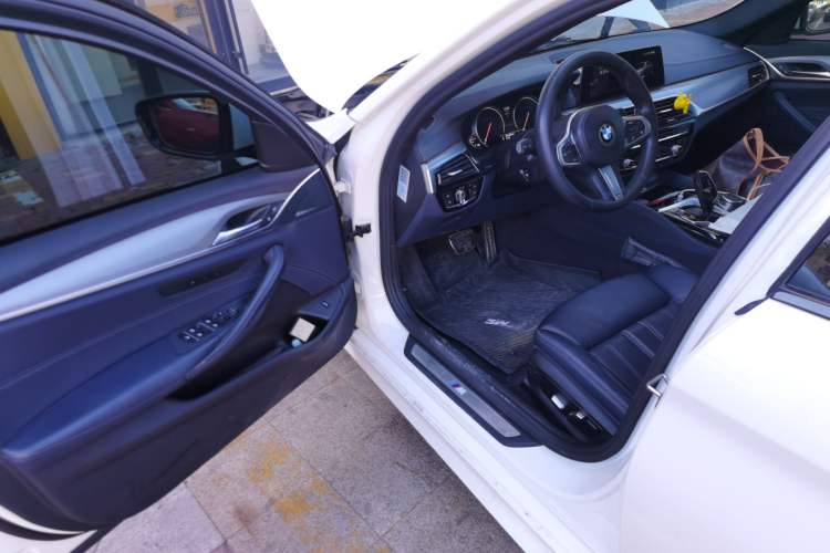 Used BMW 5 Series 2018 525i M Sport Package Driver Seat