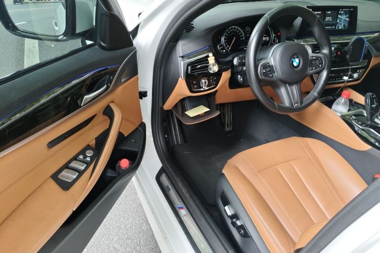 Used BMW 5 Series 2018 530Li Leading Model M Sport Package Driver Seat