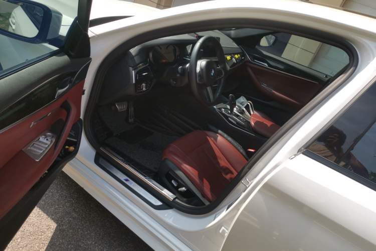 Used BMW 5 Series 2018 Restyled 530Li Leading Edition M Sport Package Driver Seat