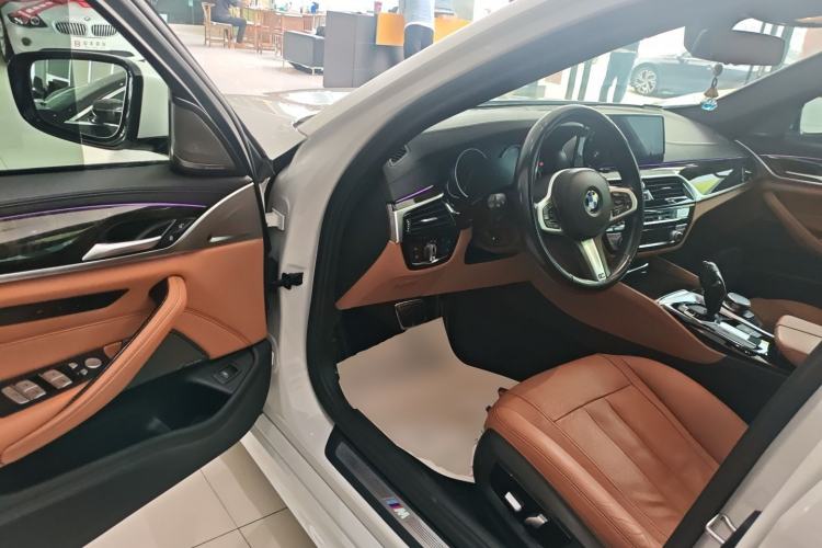 Used BMW 5 Series 2018 Restyled 530Li Luxury Edition M Sport Package Driver Seat