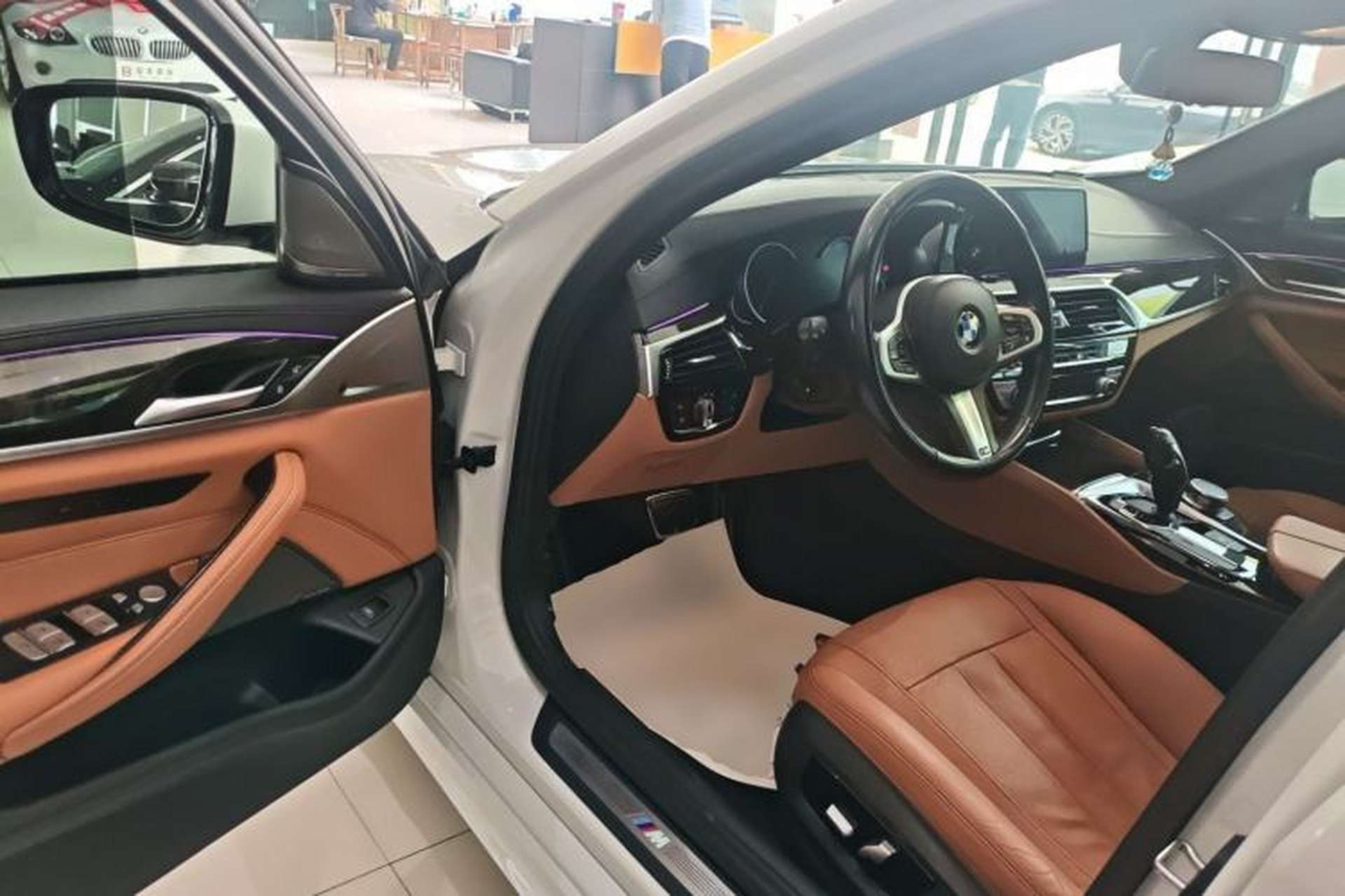 Used BMW 5 Series 2018 Restyled 530Li Luxury Edition M Sport Package Driver Seat