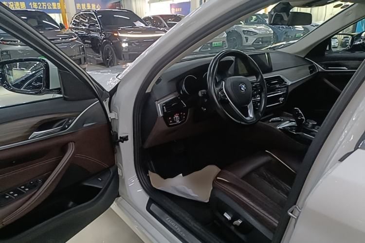 Used BMW 5 Series 2018 530Li Leading Edition Luxury Package Driver Seat