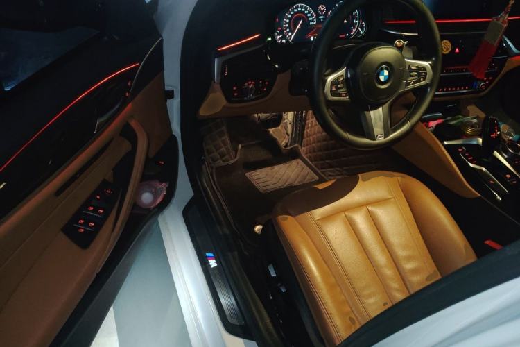 Used BMW 5 Series 2018 530Li Leading Model M Sport Package Driver Seat