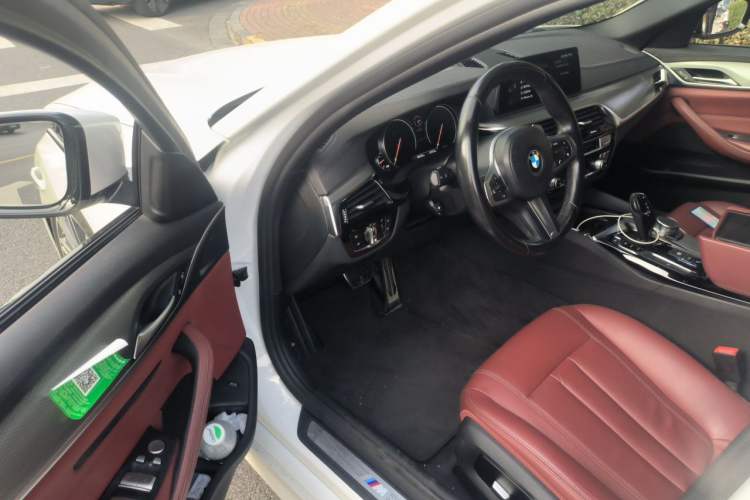 Used BMW 5 Series 2018 Restyled 530Li Leading Edition M Sport Package Driver Seat