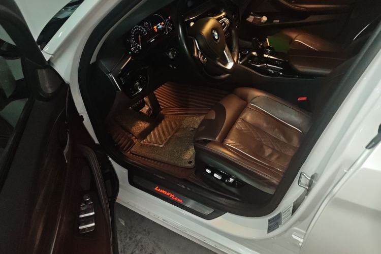 Used BMW 5 Series 2018 Facelifted 530Li Luxury Edition Premium Package Driver Seat