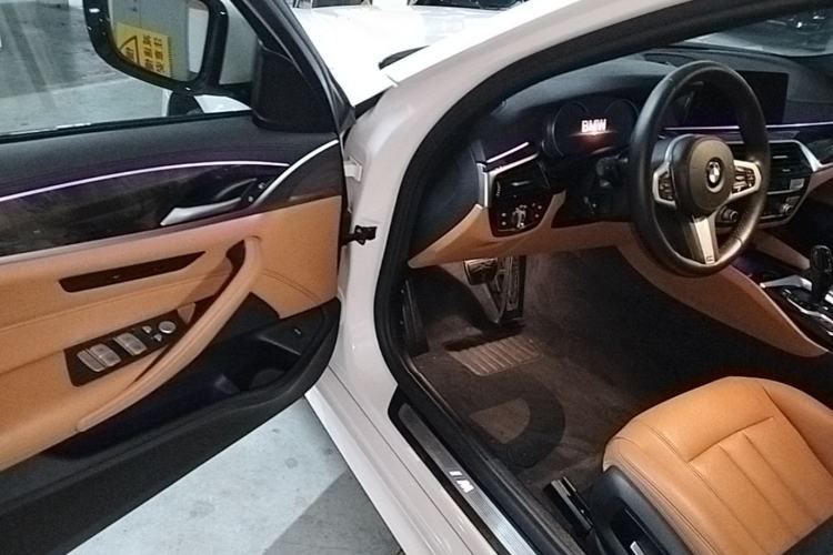 Used BMW 5 Series 2018 Restyled 530Li Leading Edition M Sport Package Driver Seat