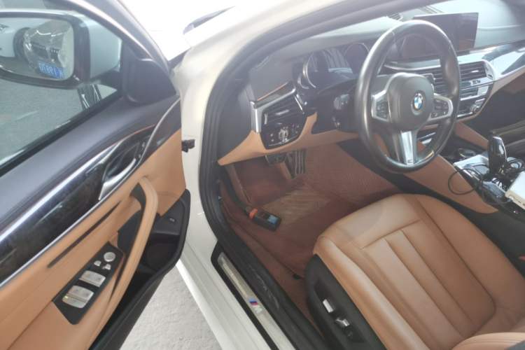 Used BMW 5 Series 2018 Facelifted 530Li xDrive M Sport Package Driver Seat
