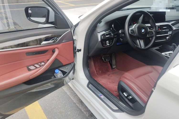 Used BMW 5 Series 2018 Facelifted 530Li xDrive M Sport Package Driver Seat