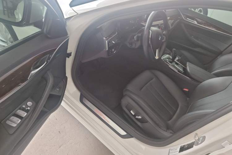 Used BMW 5 Series 2018 525Li Luxury Package Driver Seat
