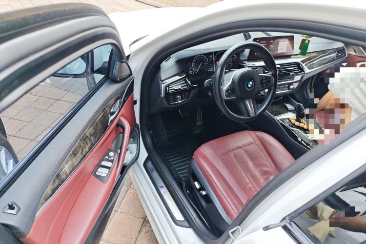 Used BMW 5 Series 2018 Restyled 530Li Luxury Edition M Sport Package Driver Seat