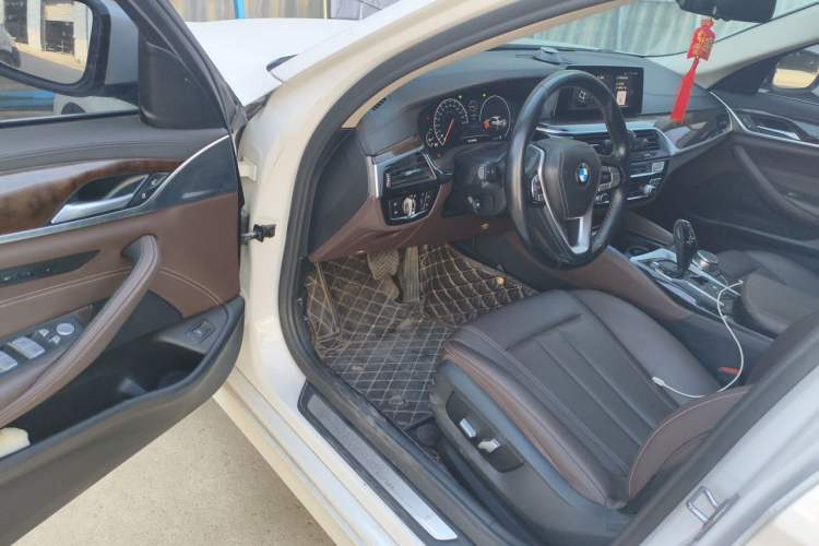 Used BMW 5 Series 2018 525Li Luxury Package Driver Seat
