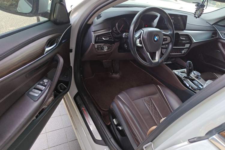 Used BMW 5 Series 2018 Facelifted 530Li Luxury Edition Premium Package Driver Seat