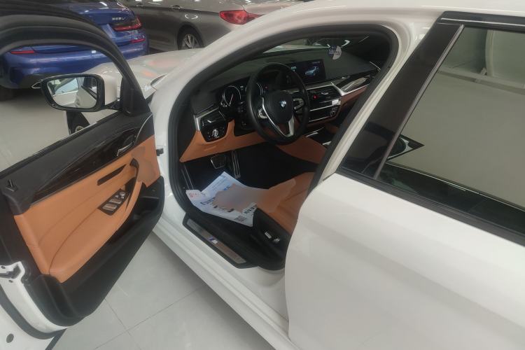 Used BMW 5 Series 2018 Restyled 530Li Leading Edition M Sport Package Driver Seat