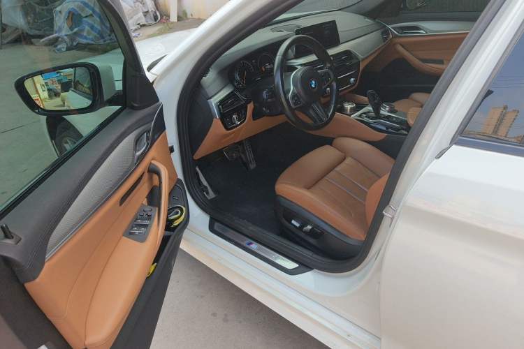 Used BMW 5 Series 2018 525i M Sport Package Driver Seat