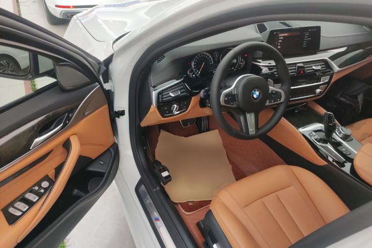 Used BMW 5 Series 2018 Restyled 530Li Leading Edition M Sport Package Driver Seat