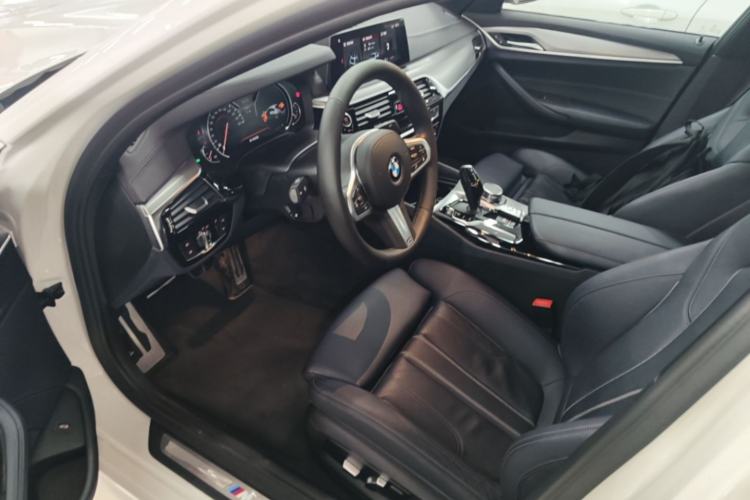 Used BMW 5 Series 2018 525i M Sport Package Driver Seat