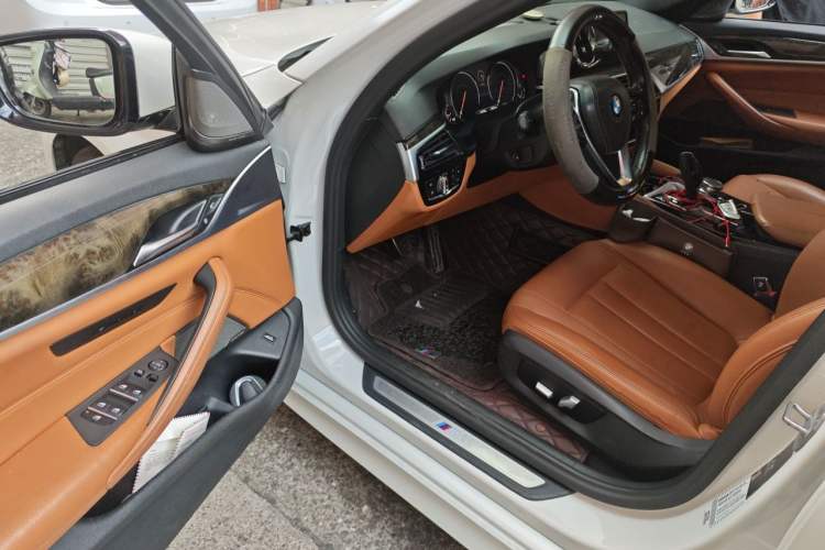 Used BMW 5 Series 2018 Restyled 530Li Leading Edition M Sport Package Driver Seat