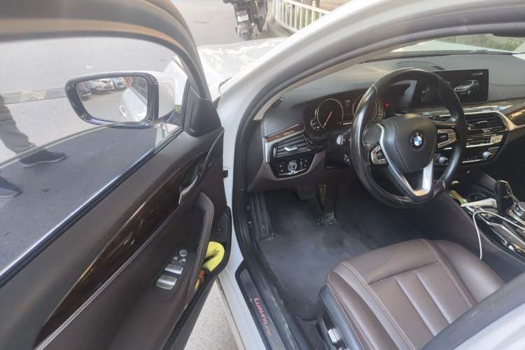 Used BMW 5 Series 2018 525Li Luxury Package Driver Seat