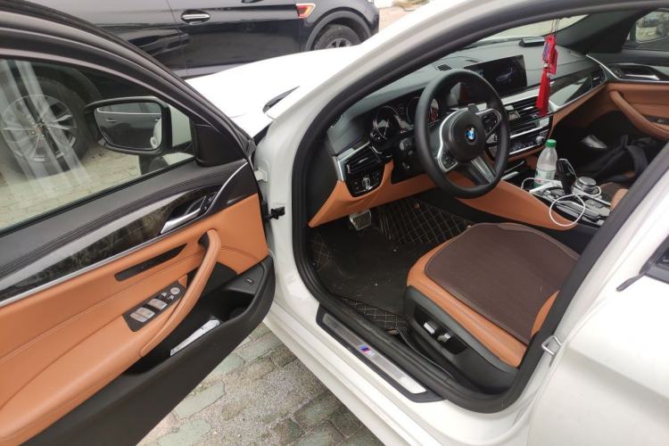 Used BMW 5 Series 2018 Restyled 530Li Leading Edition M Sport Package Driver Seat
