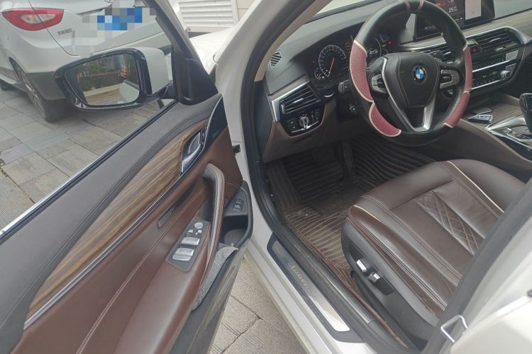 Used BMW 5 Series 2018 530Li xDrive Luxury Package Driver Seat