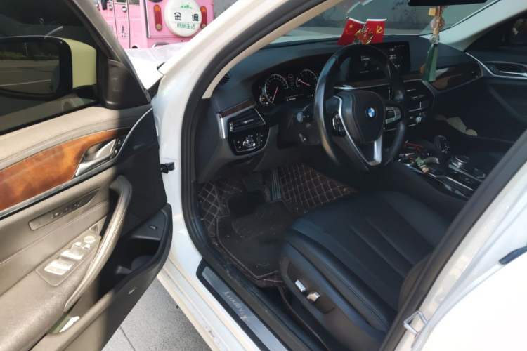 Used BMW 5 Series 2018 525Li Luxury Package Driver Seat