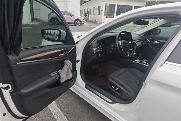 Used BMW 5 Series 2018 525Li Luxury Package Driver Seat