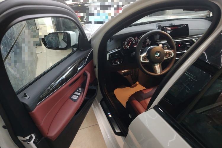 Used BMW 5 Series 2018 Restyled 530Li Leading Edition M Sport Package Driver Seat