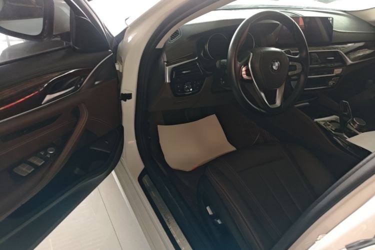 Used BMW 5 Series 2018 525Li Luxury Package Driver Seat