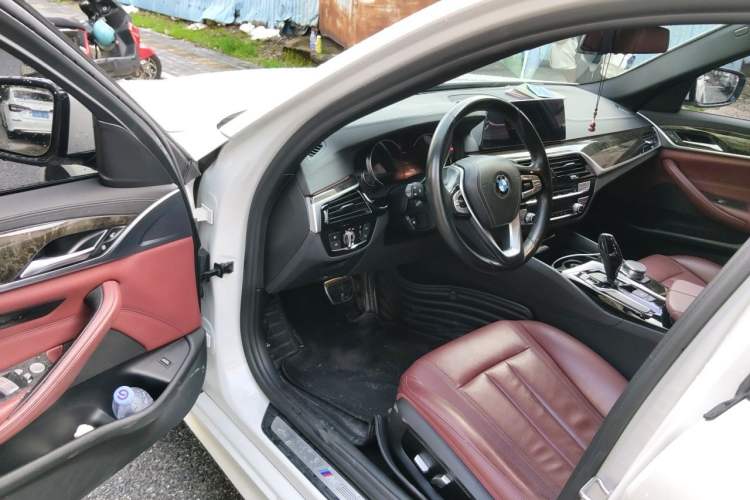 Used BMW 5 Series 2018 Restyled 530Li Leading Edition M Sport Package Driver Seat