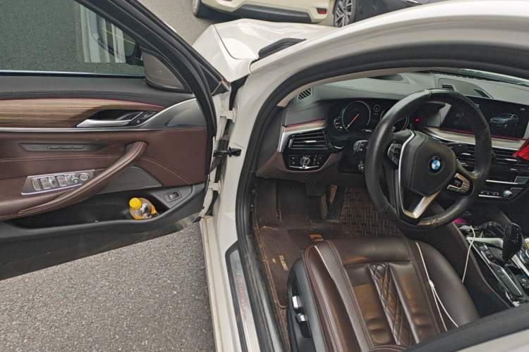 Used BMW 5 Series 2018 Facelifted 530Li Luxury Edition Premium Package Driver Seat