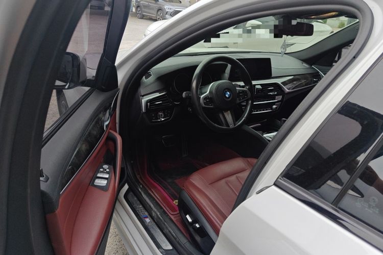 Used BMW 5 Series 2018 Facelifted 530Li xDrive M Sport Package Driver Seat