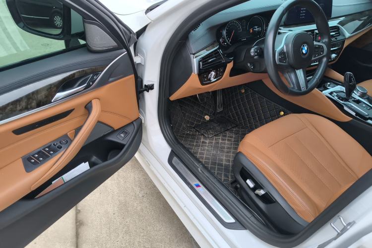 Used BMW 5 Series 2018 530Li Luxury Edition M Sport Package Driver Seat