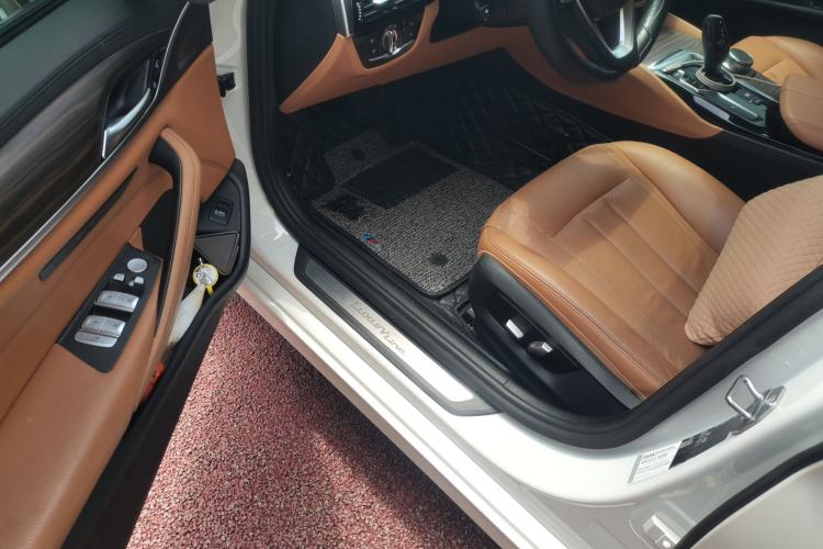 Used BMW 5 Series 2018 Revised Version 530Li Leading Edition Luxury Package Driver Seat