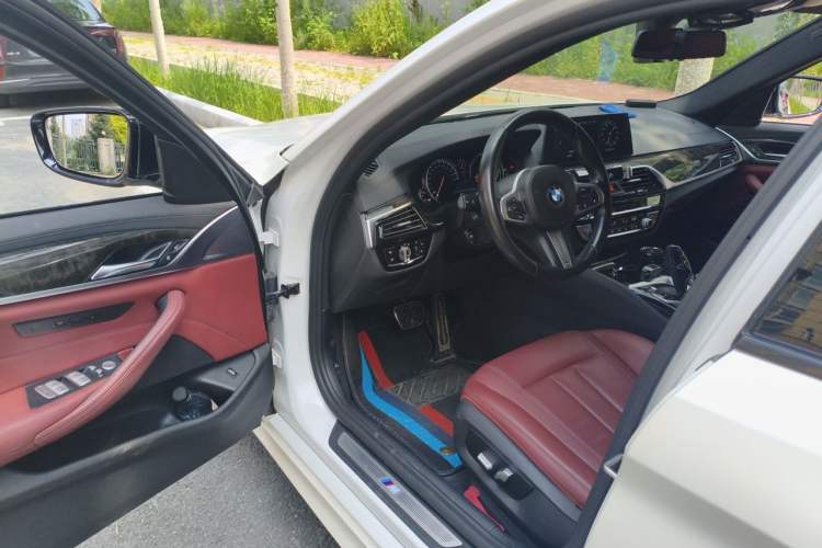 Used BMW 5 Series 2018 Facelifted 530Li xDrive M Sport Package Driver Seat