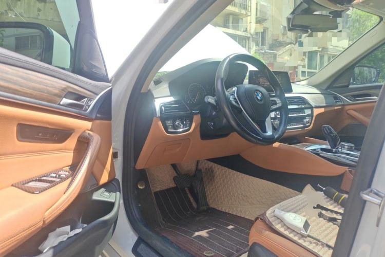 Used BMW 5 Series 2018 Facelifted 530Li xDrive Luxury Package Driver Seat