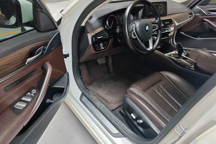 Used BMW 5 Series 2018 Revised Version 530Li Leading Edition Luxury Package Driver Seat