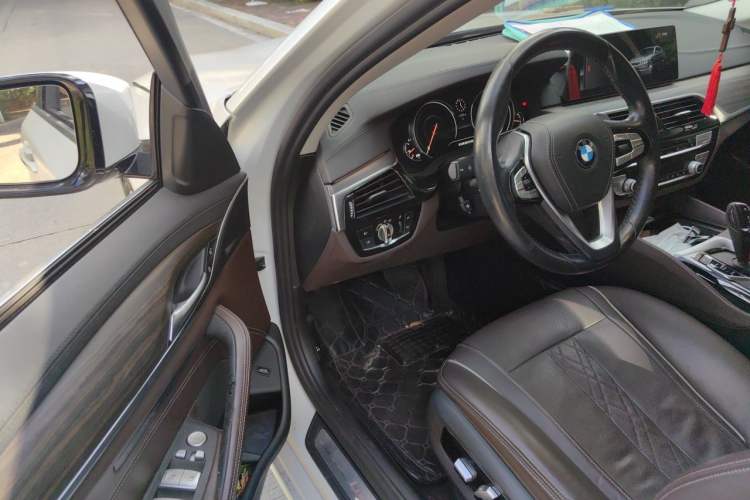 Used BMW 5 Series 2018 Revised Version 530Li Leading Edition Luxury Package Driver Seat