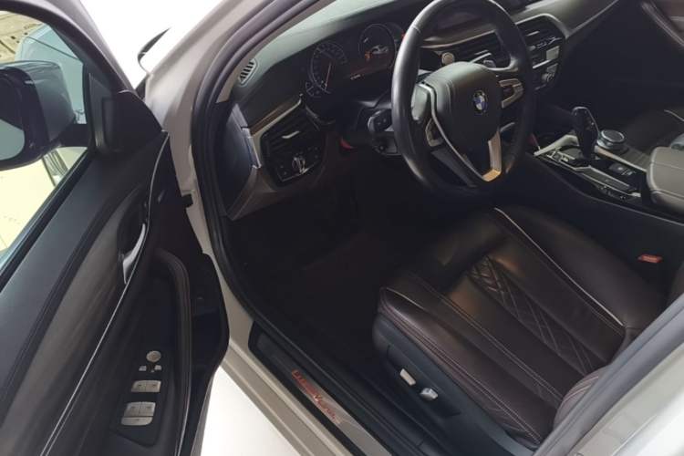 Used BMW 5 Series 2018 Revised Version 530Li Leading Edition Luxury Package Driver Seat